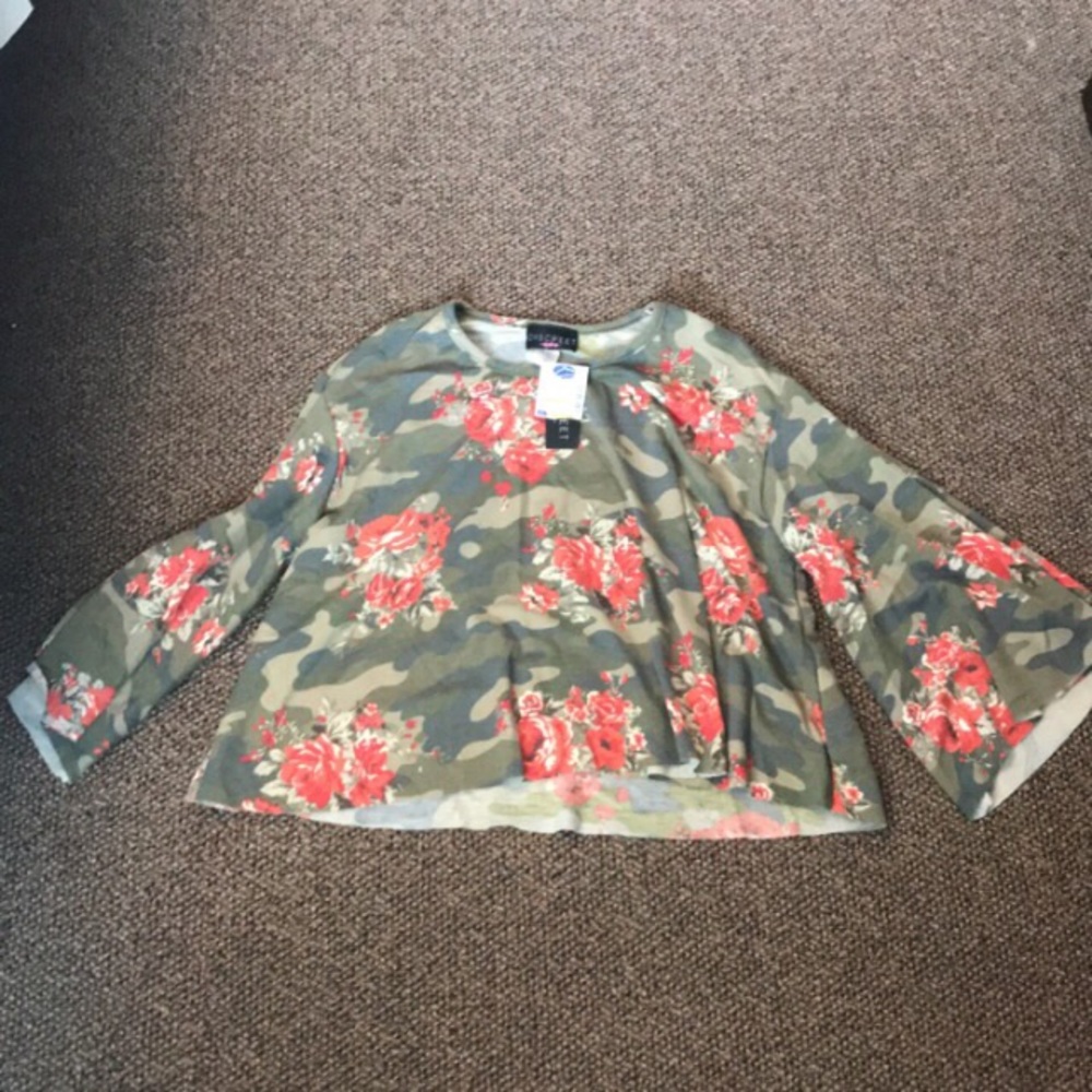 Camp floral crop top